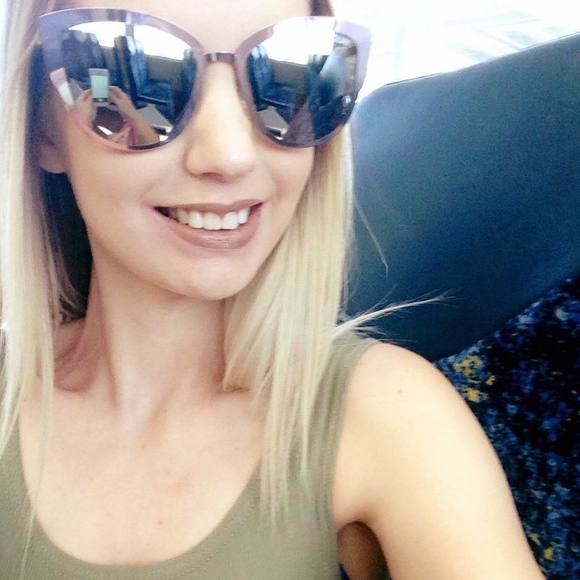 Meet your Posher, Nataleigh - Picture 1 of 1